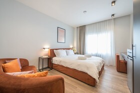 Aeiphoria Suites & Rooms