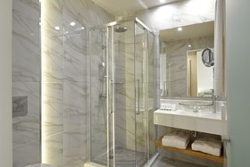 Athens Avenue Hotel