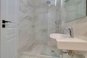 Athinn Residence