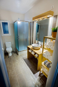Emerald Suites & Studios