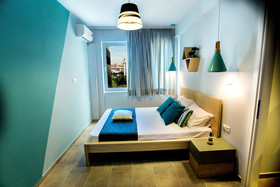 Emerald Suites & Studios