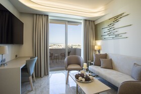 Green Suites Hotel