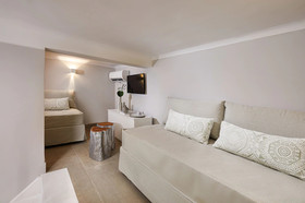 Mira Me Athens Boutique Hotel