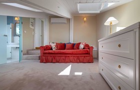 Noble Suites