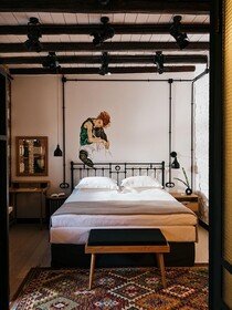 Not Hotel