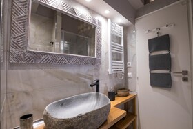 Rastoni Athens Suites Tsatsou Street