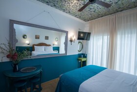 Rastoni Athens Suites Tsatsou Street