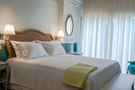 Rastoni Athens Suites Tsatsou Street