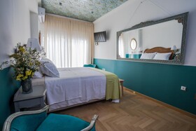 Rastoni Athens Suites Tsatsou Street