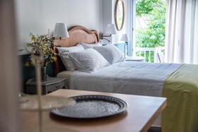Rastoni Athens Suites Tsatsou Street