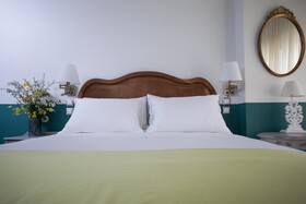 Rastoni Athens Suites Tsatsou Street