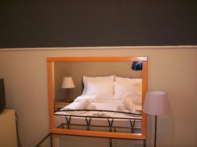 The New Yorkers Hotel