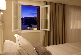 Vrachos Athens Suites