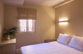 Vrachos Athens Suites