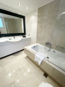 Theoxenia House Hotel