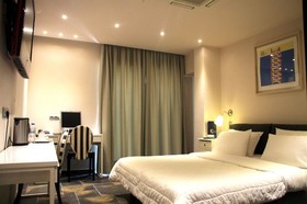 Piraeus City Hotel