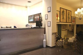 Piraeus City Hotel