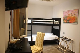 Piraeus City Hotel