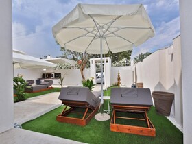4 Elements Seaside Luxury Suites