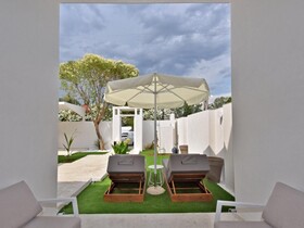 4 Elements Seaside Luxury Suites