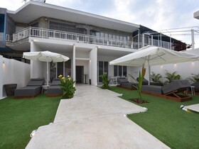 4 Elements Seaside Luxury Suites