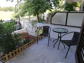Zoe's Ideal Summer House