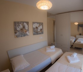 Ianthi Maisonettes