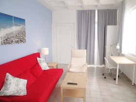 Seafront Studios & Apartments