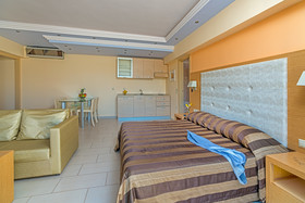 Ai Yannis Suites & Appartements Hotel