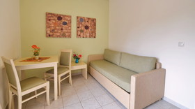 Emporios Bay Hotel