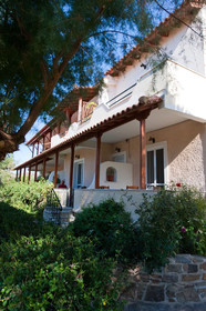 Zorbas Apartments