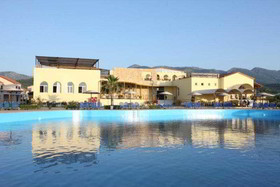 Almyros Beach Resort & Spa