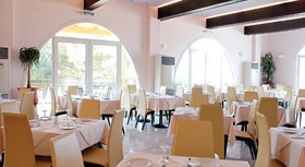 Almyros Beach Resort & Spa