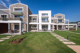 Thalassa Suites