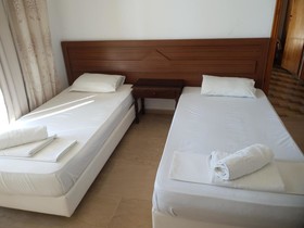 Ananias Hotel