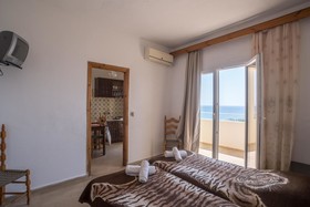 Ananias Hotel
