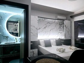 Nikos Apartments
