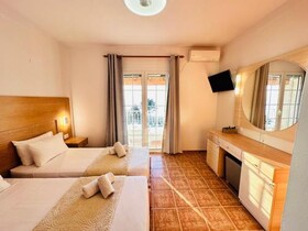 Nikos Apartments