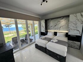 Nikos Apartments