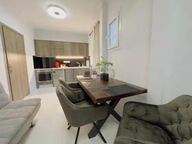 Nikos Apartments