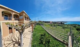 Nikos Apartments