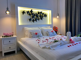 Bruskos Hotel & Suites