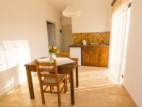 Bruskos Hotel & Suites