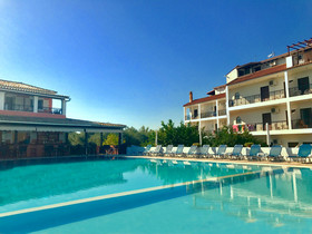 Bruskos Hotel & Suites