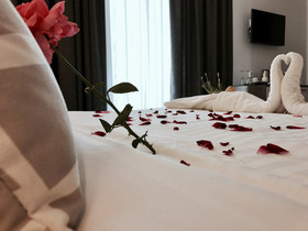 Bruskos Hotel & Suites