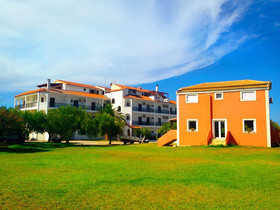 Bruskos Hotel & Suites