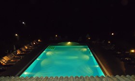 Bruskos Hotel & Suites