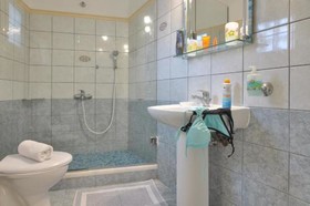 Rolandos Apartments
