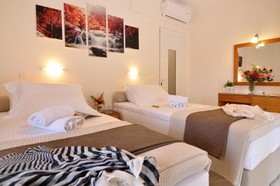 Rolandos Apartments