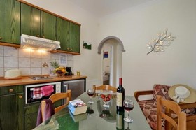 Rolandos Apartments